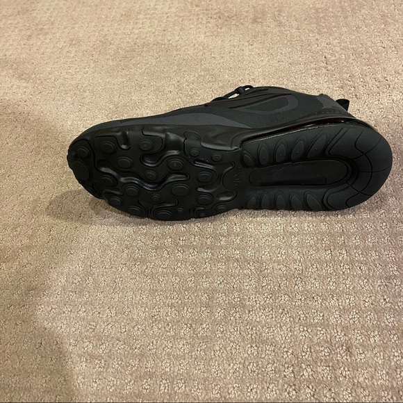 Nike air Max 270 React ‘Triple Black’ - Picture 3 of 7